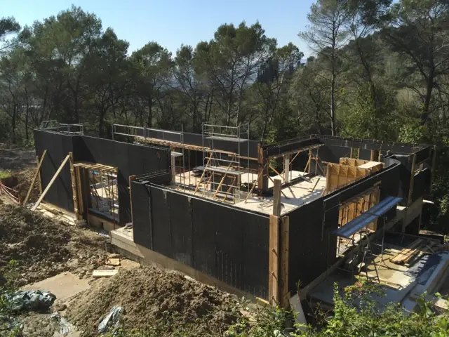 Mougins — villa à flanc de colline, photo de chantier 5