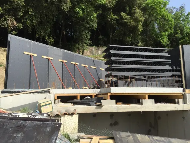 Mougins — villa à flanc de colline, photo de chantier 9