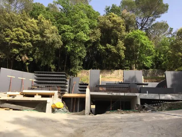 Mougins — villa à flanc de colline, photo de chantier 10