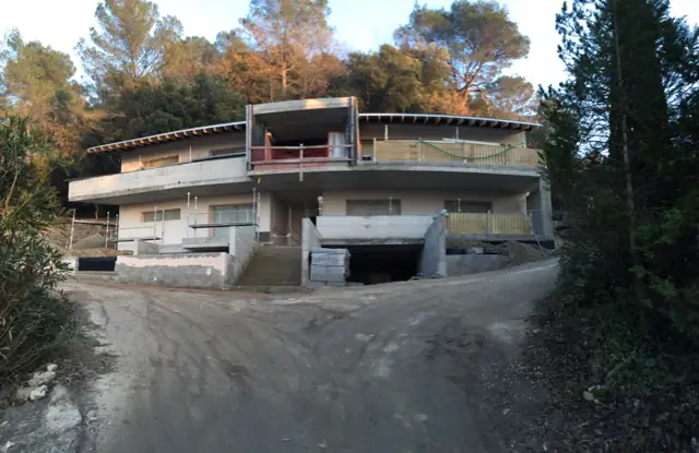 Mougins — villa à flanc de colline, photo de chantier 25