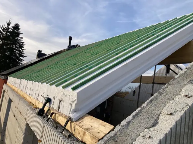 Temploux — maison en pierre, photo de chantier 4