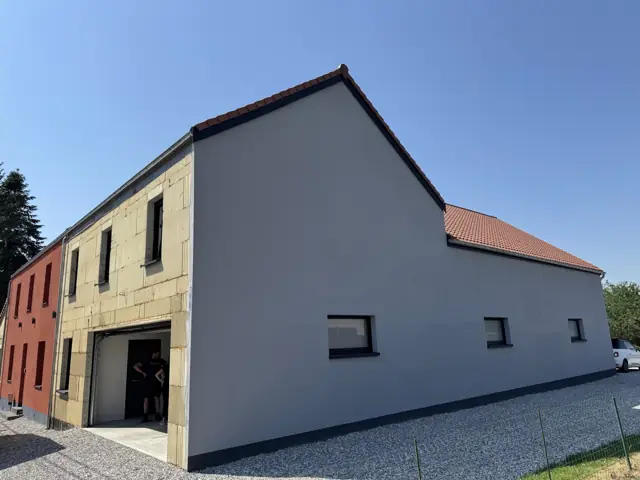 Temploux — maison en pierre, photo de chantier 10